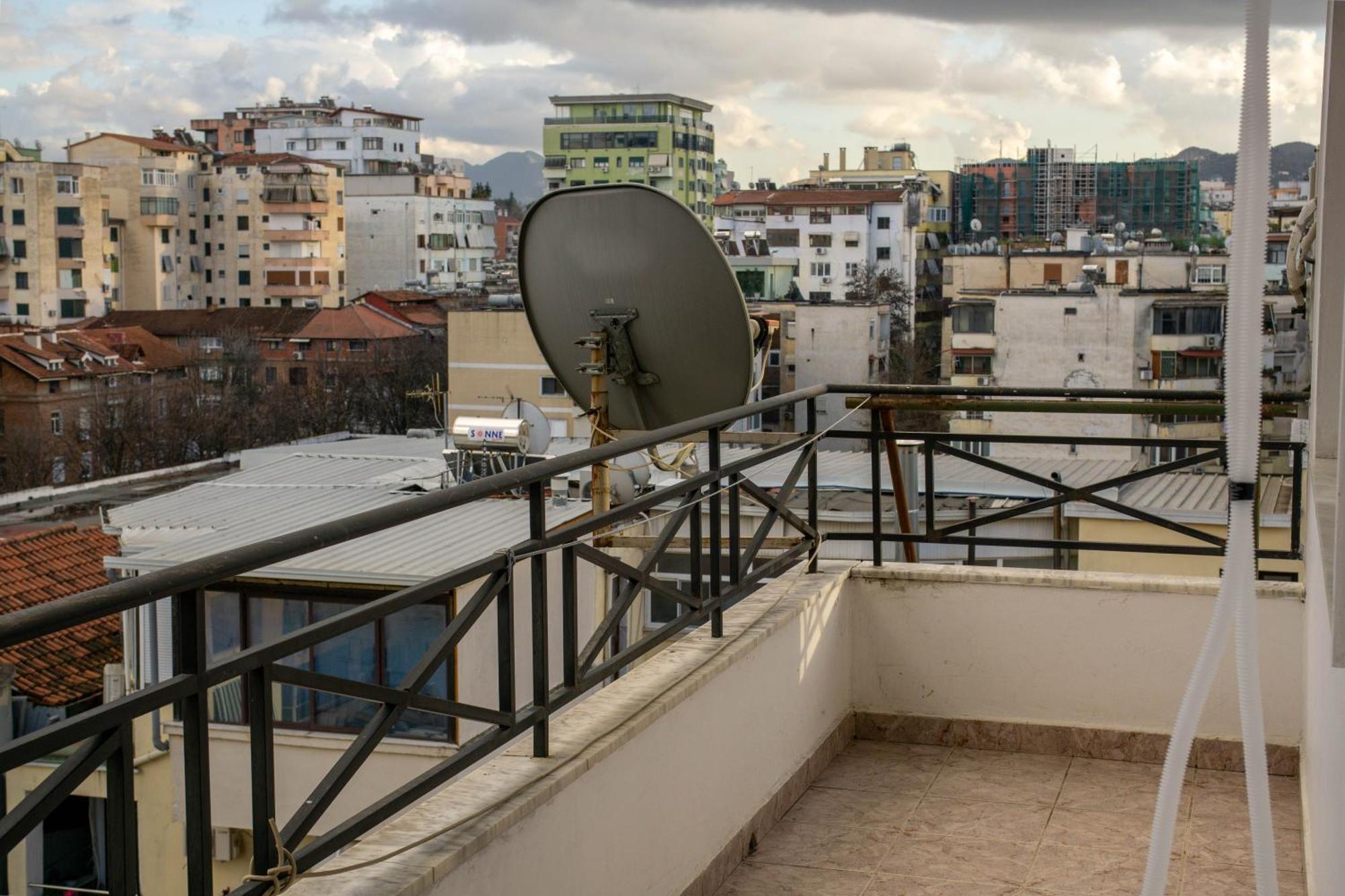 Bllok Bright Private Bedrooms With Private Bathroom On Shared Apartment Tirana Exterior photo